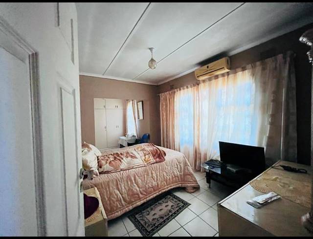 2 BEDROOM HOUSE FOR SALE IN ESIKHAWINI H